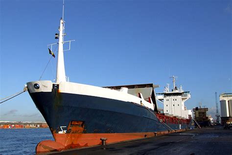 南通中远海运船务N886项目提前完成主机吊装工程获船东点赞 - 在建新船 - 国际船舶网
