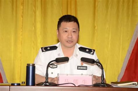 揭阳市公安局交警支队高速二大队联合普宁市交通综合执法局开展整治行动