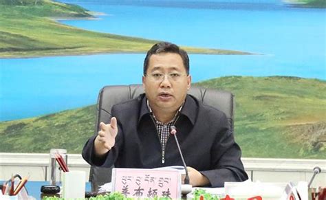 他曾担任深圳市委书记，1988年担任海南省长，也是海南第一任省长_梁湘_海南岛_深圳经济特区