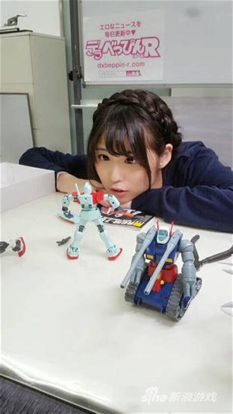 日本20岁可爱少女爱高达 然而她的职业是……-新浪电竞_电竞赛事_直播报道_新浪电子竞技