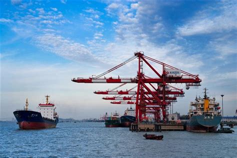 江阴释放“大船大港”效应 上半年货物吞吐量增幅居长江沿线首位