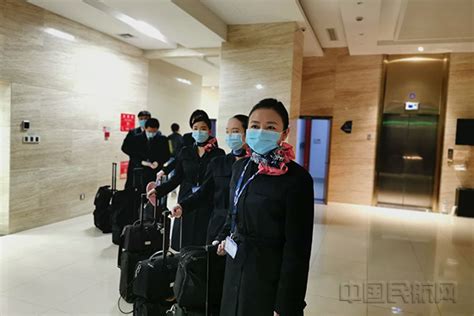 49名旅客飞往三亚 东航执行武汉复航日“第一飞”-中国民航网