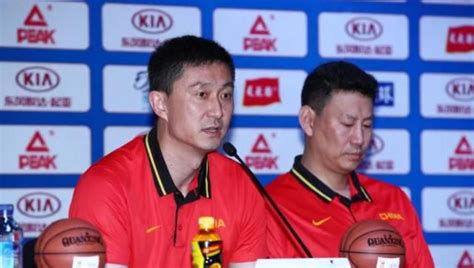 李楠与杜锋谁最适合担任中国男篮主教练 - 闪电鸟
