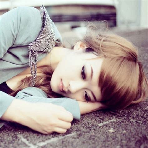 非主流头像女生擦泪