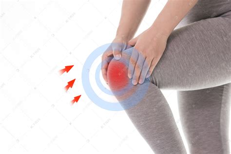 人物女性膝盖疼痛关节风湿摄影图配图高清摄影大图-千库网