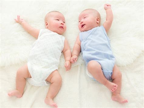 一个孕囊俩胚芽，孕妈喜怀双胞胎，三种双胞胎形式你了解几个？