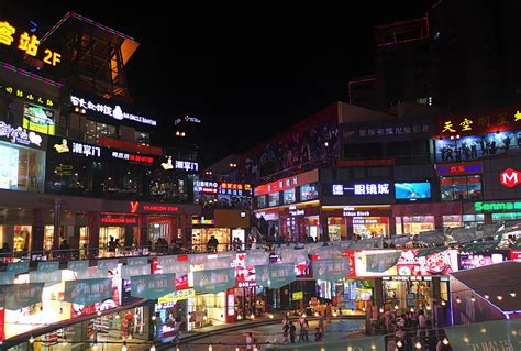 鉴赏：中国顶级步行街之成都春熙路商业街__凤凰网