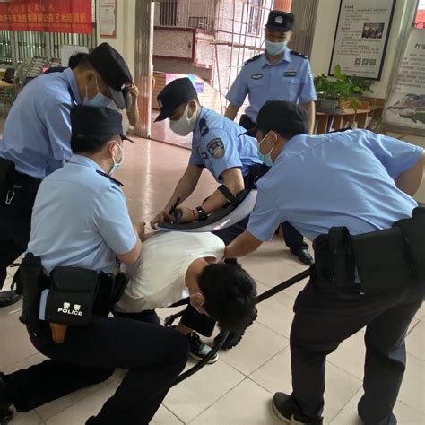 北京警方提醒“理性追星”：自残是极端行为|鹿晗|西南大学|追星_新浪新闻