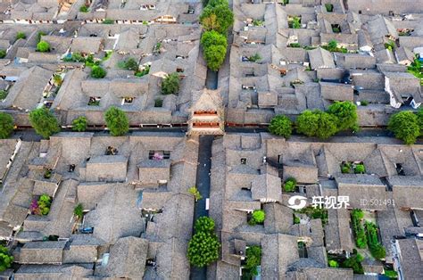 四川省南充市嘉陵江边的阆中古城建筑航拍图 图片 | 轩视界