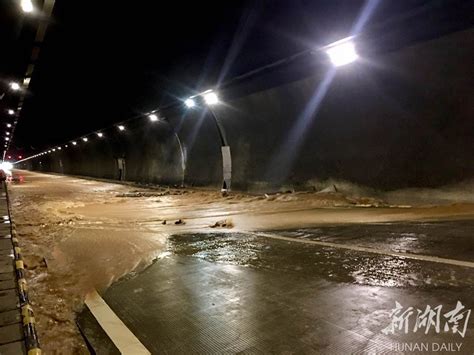 辰溪境内一隧道发生突泥突水事故 数百台车被困 - 突发 - 新湖南