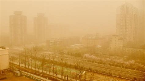 新疆南部出现沙尘天气-搜狐大视野-搜狐新闻