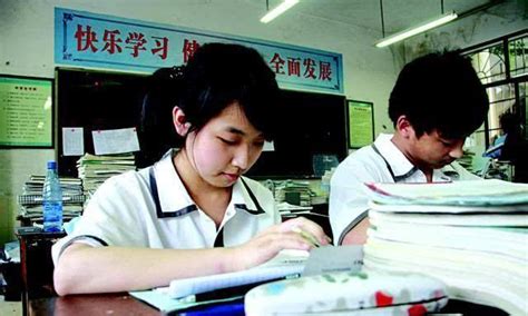 河南高考神童，14岁就以750分满分成绩考入清华，如今过得怎么样