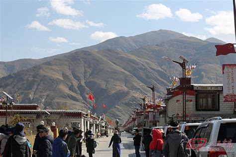 从“差巴”到小康 ——西藏民主改革第一村的60年沧桑_今日中国