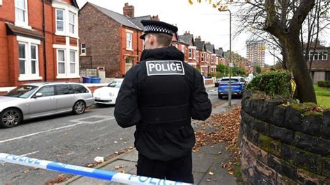 英国警方认定利物浦汽车爆炸事件为恐怖袭击_凤凰网视频_凤凰网