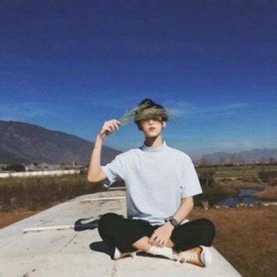 15岁小哥哥照片图片 15岁小哥哥照片图片