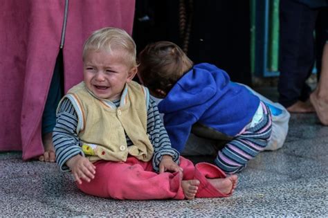 以军空袭已造成58名巴勒斯坦儿童丧生 每小时3名儿童受伤_荔枝网新闻