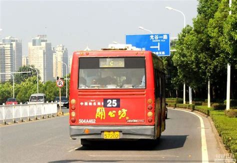 中国线路最长的2路公交车，全程均超过120公里，来回一整天