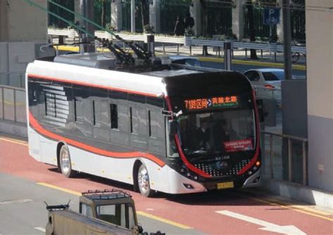 城事 _ 中运量公交71路累计运送3756万人次，下一步将继续提升服务质量