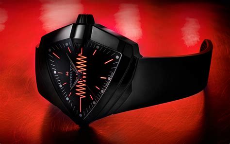 ブラックダイアルに赤い電気パルスが光る、ハミルトンの新作「ベンチュラ」が登場 | 高級腕時計専門誌クロノス日本版[webChronos]