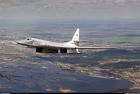 美媒：俄军最新图-160M2轰炸机首飞成功 将配备50架|编队飞行|巡航导弹|战机_新浪新闻
