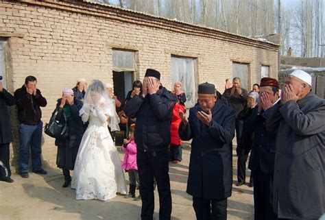 新疆回族阿訇的葬礼_手机网易网