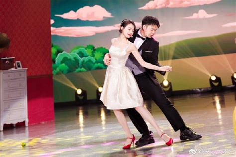 宋茜与宋威龙滑轮滑平衡力max 搭档杜海涛跳舞显妙曼身姿_新浪图片