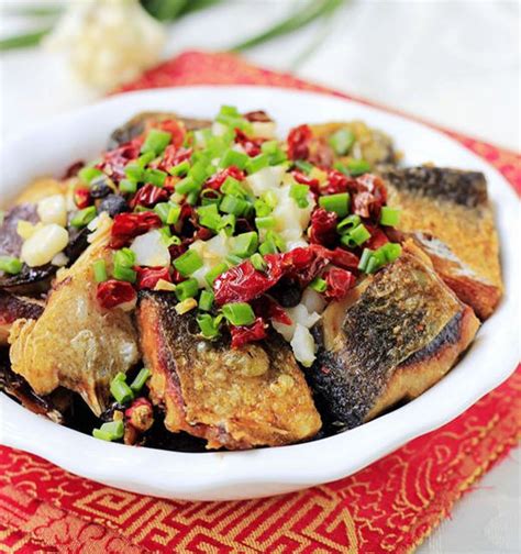 湖南豆豉蒸腊鱼的做法_图解湖南豆豉蒸腊鱼怎么做好吃-聚餐网