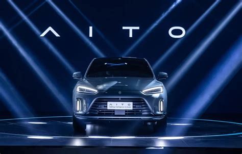 华为余承东：AITO 首款纯电汽车问界 M5 EV 将于 9 月正式发布，搭载 HarmonyOS 智能座舱，现开启预订-手机新浪汽车
