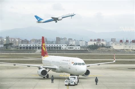 风挡玻璃现裂纹首都航空JD421航班返航 大飞机玻璃“中国造”进展如何？ | 每经网