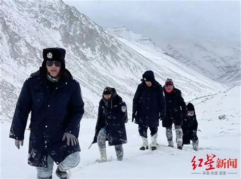 西藏林芝派墨公路雪崩堆积区救援通道打通_南方网