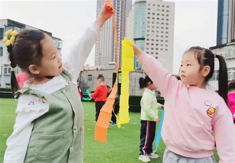 放手游戏 发现儿童 ——浦口区凤凰幼儿园教育集团游戏组开展领读活动