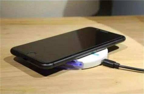 如何给iPhone正确充电？怎么保持iPhone的电池健康，看完涨知识了_手机