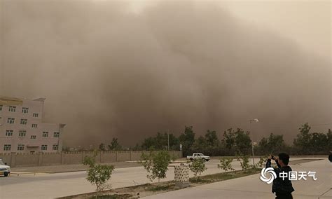 新疆喀什强沙尘暴现场图曝光 部分地区出现黑风天气-闽南网