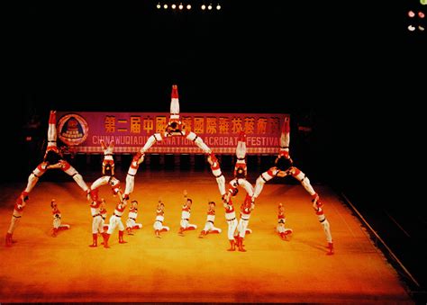 中国文艺网_“双节”期间，河北杂技界广泛开展“我们的中国梦——文化进万家”文化惠民活动