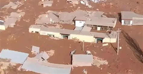 地震后村庄遭砂涌:泥浆浪头高3米，大量房屋被淤泥包围、冲毁，20名群众失联 ！-ZBLOG