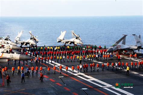 海军辽宁舰航母编队连续跨海区组织实兵对抗训练 - 中国军网
