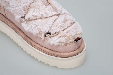 10双冬靴让你在雪地自由时髦的行走|雪地靴|短靴_凤凰时尚