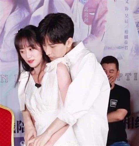 袁冰妍成毅合照图片