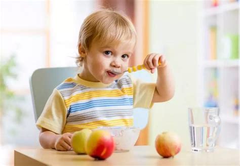 儿童吃得太饱会损伤大脑健康吗 小孩吃太饱有什么危害 _八宝网