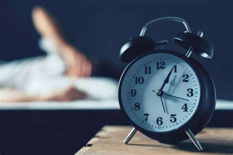 入睡困难怎么办最快的方法（晚上辗转反侧难以入睡？用2个方法，想"秒睡"也没问题） | 说明书网