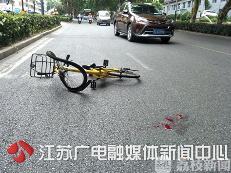共享单车大桥上被撞飞 骑手从十几米高桥面摔下_大渝网_腾讯网