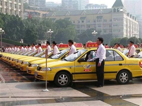 全国最猛的重庆出租车，司机个个都是赛车手，乘客被吓哭！