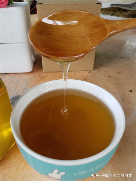 这样辨别真假蜂蜜(辨别真假蜂蜜的方法简便方法)
