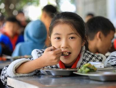 贵州榕江：“山里娃”吃上营养餐-人民图片网
