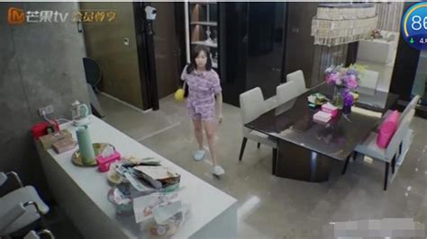 参观女神宋茜北京的豪宅，客厅大到可以跑步，家中宠物令人意外