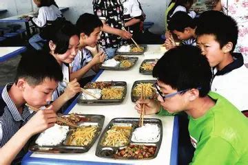 [白坪初中] 推进学生营养改善计划 提高学校供餐质量_学校时讯_dfedu