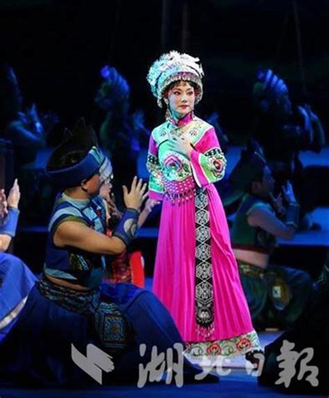 湖北黄梅戏名家杨俊迎来从艺40周年 系列展演呈现艺术传承与戏曲魅力 - 封面新闻