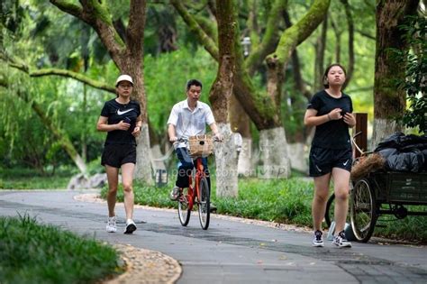 浙江金华：全民健身公益培训展成果-人民图片网