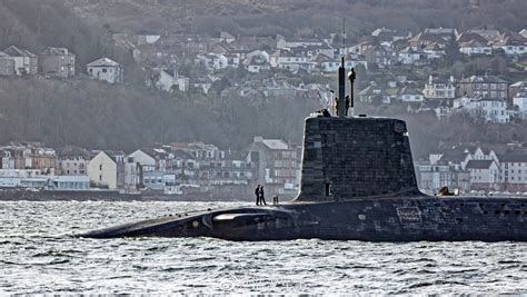 英国核潜艇每月都发生事故，如今又一艘下潜测试，战斗力史上最强