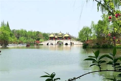 扬州古运河：两岸桃红柳绿 赏景正当时